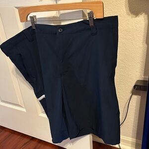 Columbia Men's Dark Blue Cargo Shorts